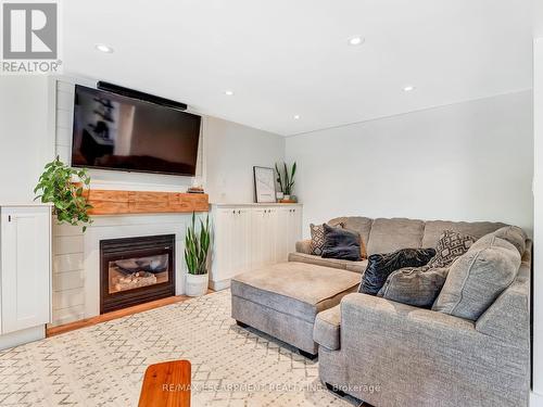 65 Dunrobin Drive, Haldimand, ON - Indoor Photo Showing Living Room With Fireplace