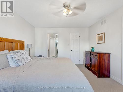 65 Dunrobin Drive, Haldimand, ON - Indoor Photo Showing Bedroom