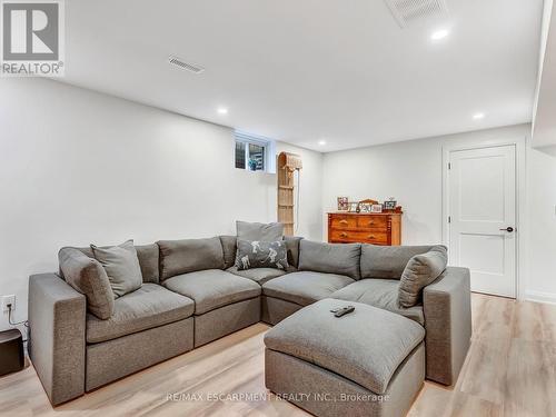 65 Dunrobin Drive, Haldimand, ON - Indoor Photo Showing Living Room