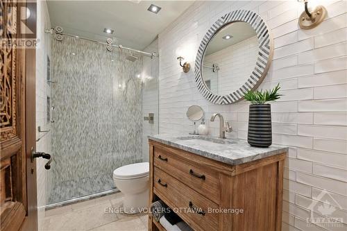 1102 - 40 Boteler Street, Ottawa, ON - Indoor Photo Showing Bathroom