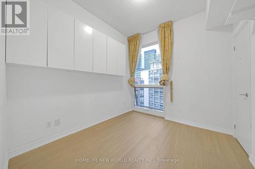 1910 - 21 Carlton Street, Toronto, ON - Indoor Photo Showing Other Room