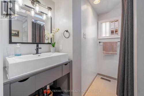 62 Wyndfield Crescent, Whitby, ON - Indoor Photo Showing Bathroom