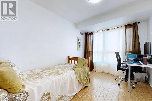 410 - 2550 Lawrence Avenue E, Toronto, ON - Indoor Photo Showing Bedroom