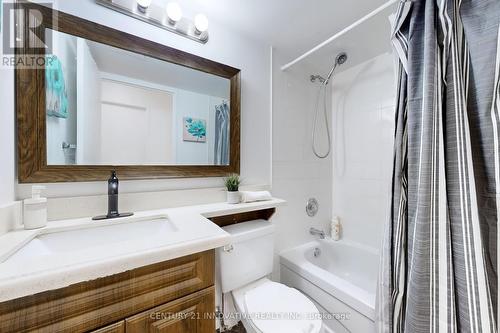 410 - 2550 Lawrence Avenue E, Toronto, ON - Indoor Photo Showing Bathroom