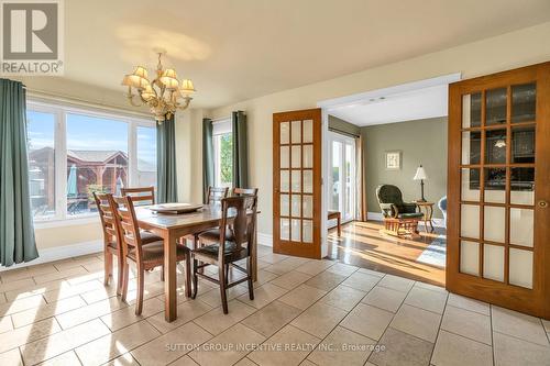 9 Tower Court, Bradford West Gwillimbury, ON - Indoor Photo Showing Dining Room