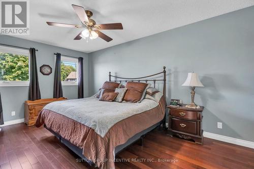 9 Tower Court, Bradford West Gwillimbury, ON - Indoor Photo Showing Bedroom