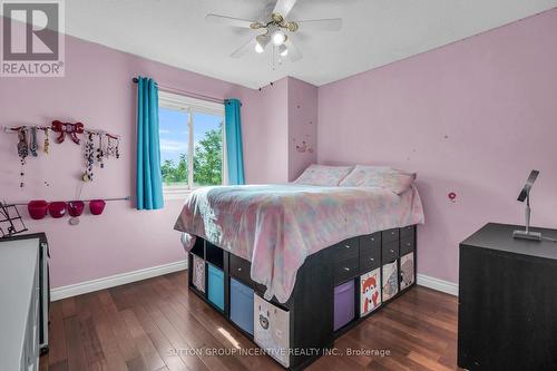 9 Tower Court, Bradford West Gwillimbury, ON - Indoor Photo Showing Bedroom