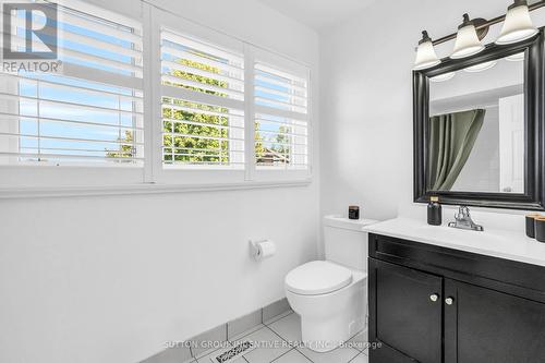 9 Tower Court, Bradford West Gwillimbury, ON - Indoor Photo Showing Bathroom