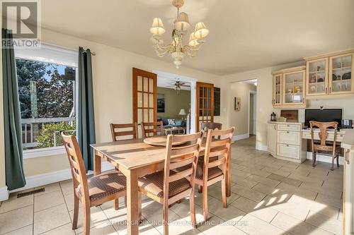 9 Tower Court, Bradford West Gwillimbury, ON - Indoor Photo Showing Dining Room