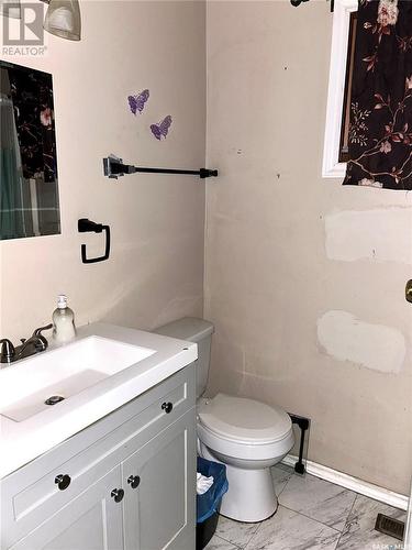 760 Garnet Street, Regina, SK - Indoor Photo Showing Bathroom