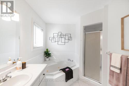 88 Gatestone Drive, Hamilton, ON - Indoor Photo Showing Bathroom