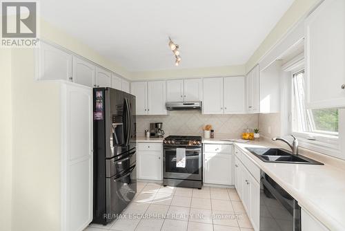 88 Gatestone Drive, Hamilton, ON - Indoor Photo Showing Kitchen With Double Sink