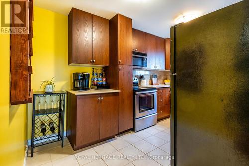 11 - 231 Oxford Street, Orillia, ON - Indoor Photo Showing Kitchen