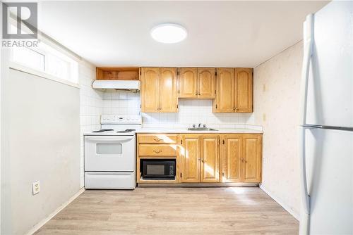 1761 Rutherglen, Sudbury, ON - Indoor Photo Showing Kitchen