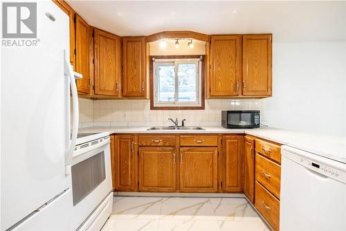 1761 Rutherglen, Sudbury, ON - Indoor Photo Showing Kitchen With Double Sink