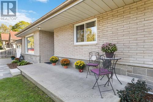 Cute front porch to sit and watch the world go by - 191 Bethany Street, North Middlesex (Parkhill), ON - Outdoor With Deck Patio Veranda With Exterior