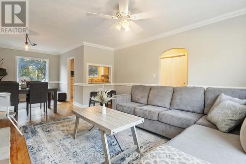 191 Bethany Street, North Middlesex (Parkhill), ON - Indoor Photo Showing Living Room