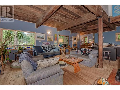 2377 Enderby Mabel Lake Road, Enderby, BC - Indoor Photo Showing Living Room