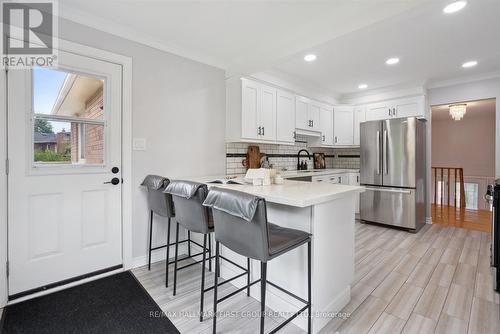 8 Mull Crescent, Clarington, ON - Indoor Photo Showing Kitchen With Upgraded Kitchen