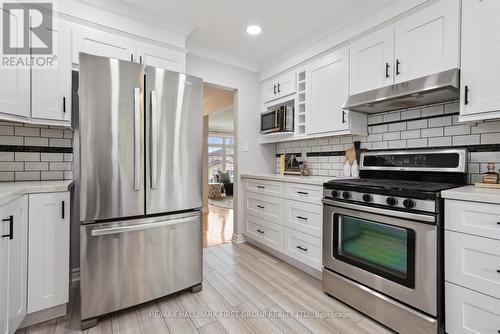 8 Mull Crescent, Clarington, ON - Indoor Photo Showing Kitchen With Upgraded Kitchen