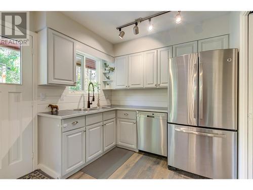 4531 Raymer Road, Kelowna, BC - Indoor Photo Showing Kitchen With Double Sink