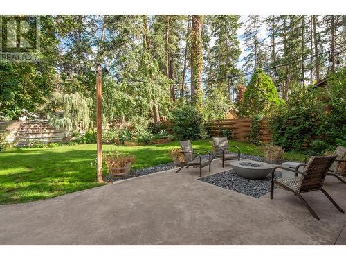 4531 Raymer Road, Kelowna, BC - Outdoor With Backyard