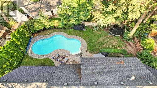 4531 Raymer Road, Kelowna, BC - Outdoor With In Ground Pool