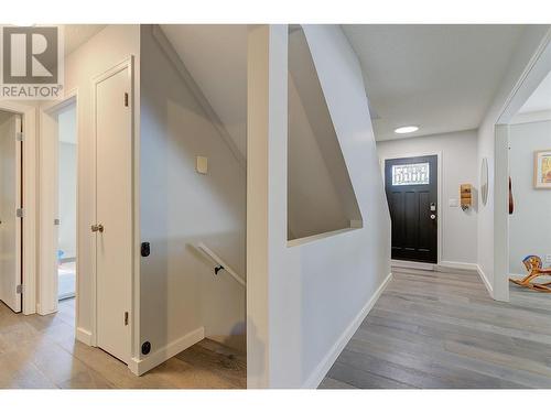 4531 Raymer Road, Kelowna, BC - Indoor Photo Showing Other Room