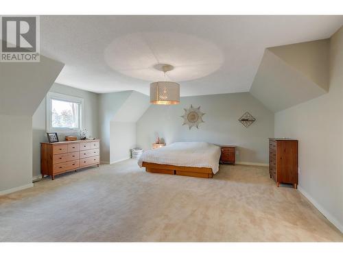 4531 Raymer Road, Kelowna, BC - Indoor Photo Showing Bedroom