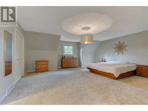 4531 Raymer Road, Kelowna, BC - Indoor Photo Showing Bedroom