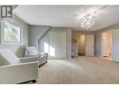 4531 Raymer Road, Kelowna, BC - Indoor