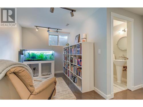 4531 Raymer Road, Kelowna, BC - Indoor