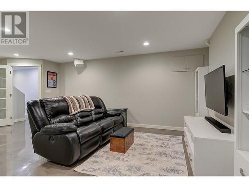 4531 Raymer Road, Kelowna, BC - Indoor Photo Showing Other Room