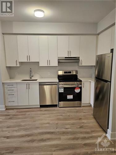 397 Codd'S Road Unit#217, Ottawa, ON - Indoor Photo Showing Kitchen