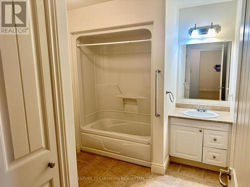 3 - 494 Metcalf Street, Tweed, ON - Indoor Photo Showing Bathroom