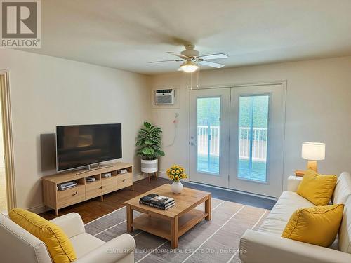 3 - 494 Metcalf Street, Tweed, ON - Indoor Photo Showing Living Room