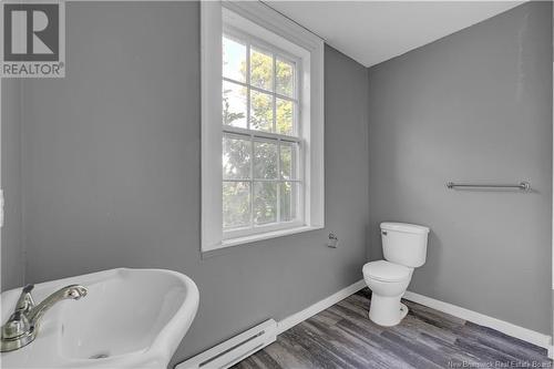 85 Main Street, Saint John, NB - Indoor Photo Showing Bathroom