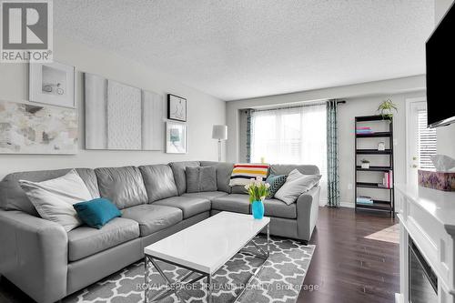 15 - 1921 Father Dalton Avenue, London, ON - Indoor Photo Showing Living Room