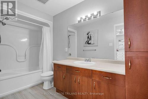 15 - 1921 Father Dalton Avenue, London, ON - Indoor Photo Showing Bathroom