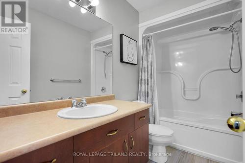 15 - 1921 Father Dalton Avenue, London, ON - Indoor Photo Showing Bathroom