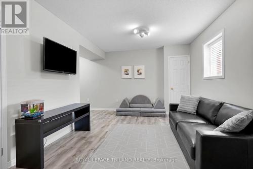 15 - 1921 Father Dalton Avenue, London, ON - Indoor Photo Showing Living Room