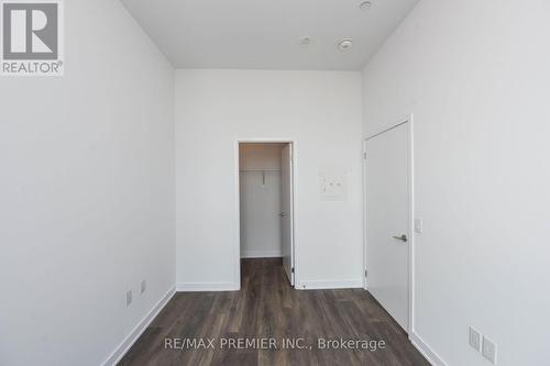 311 - 60 Honeycrisp Crescent, Vaughan, ON - Indoor Photo Showing Other Room