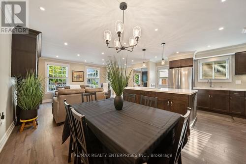 2025 Canning Court, Burlington, ON - Indoor Photo Showing Dining Room