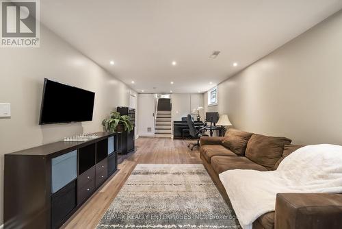 2025 Canning Court, Burlington, ON - Indoor Photo Showing Living Room