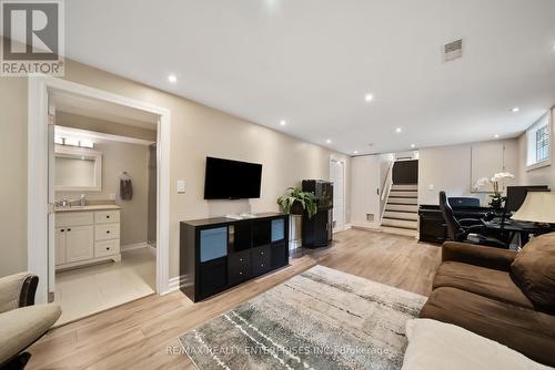 2025 Canning Court, Burlington, ON - Indoor Photo Showing Living Room