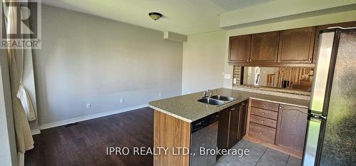 4697 Alana Glen Drive, Mississauga, ON - Indoor Photo Showing Kitchen With Double Sink