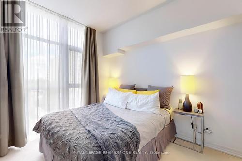 416 - 1940 Ironstone Drive, Burlington, ON - Indoor Photo Showing Bedroom