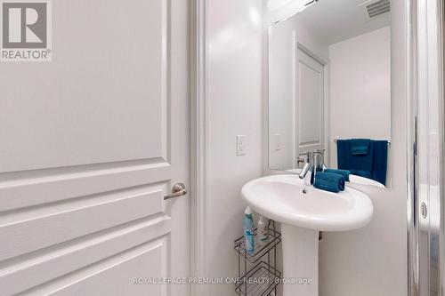 416 - 1940 Ironstone Drive, Burlington, ON - Indoor Photo Showing Bathroom