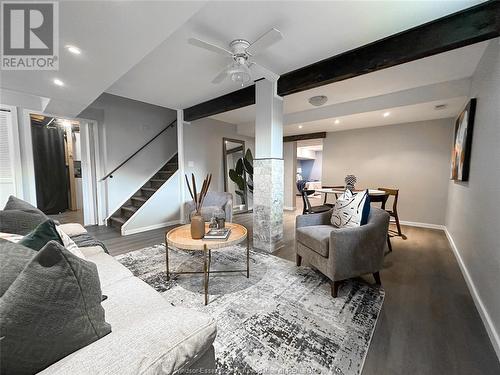 979 Erie Avenue West, Kingsville, ON - Indoor Photo Showing Living Room