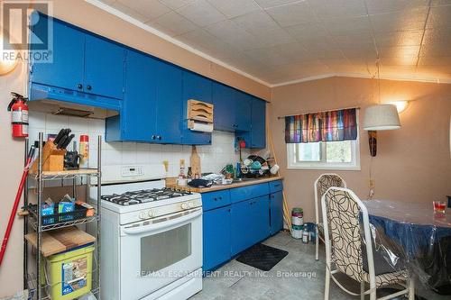 24 Duke Street, Brantford, ON - Indoor Photo Showing Kitchen